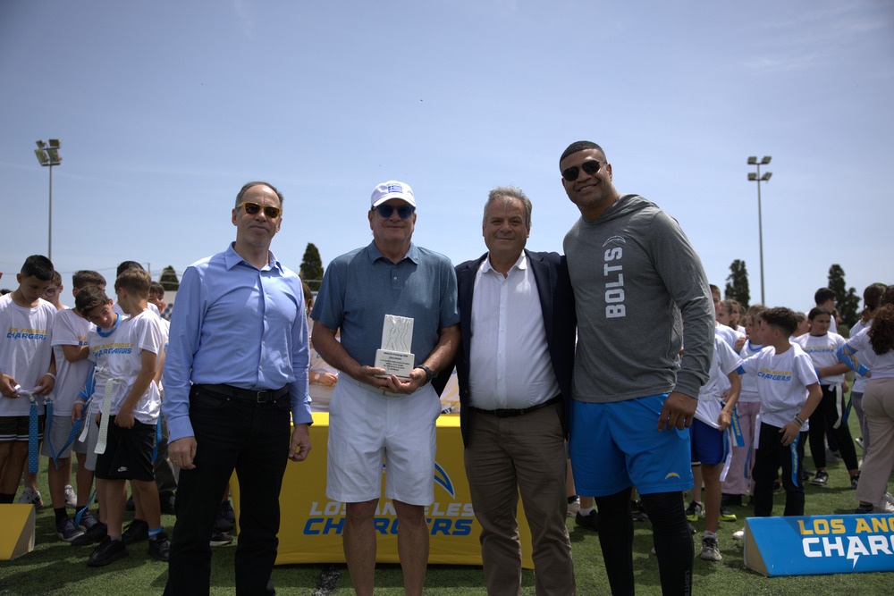 Εκατοντάδες παιδιά συμμετείχαν στο πρώτο NFL Flag Football Camp στη Μεσσηνία από τους Los Angeles Chargers 17 Εκατοντάδες παιδιά συμμετείχαν στο πρώτο NFL Flag Football Camp στη Μεσσηνία από τους Los Angeles Chargers 11