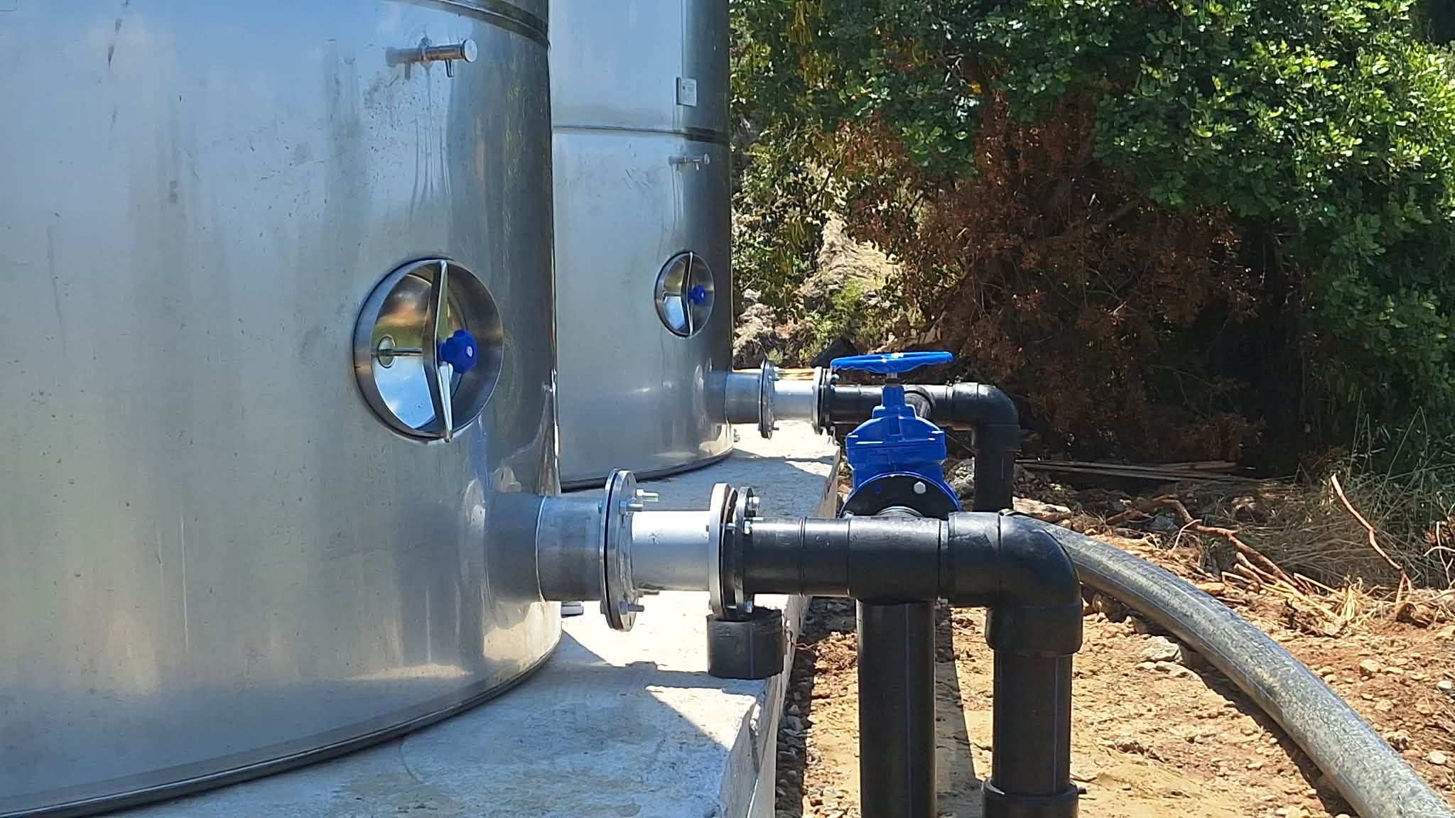 Σε λειτουργία οι δύο νέες εξισωτικές δεξαμενές νερού στο Πήδημα 16 Σε λειτουργία οι δύο νέες εξισωτικές δεξαμενές νερού στο Πήδημα 10