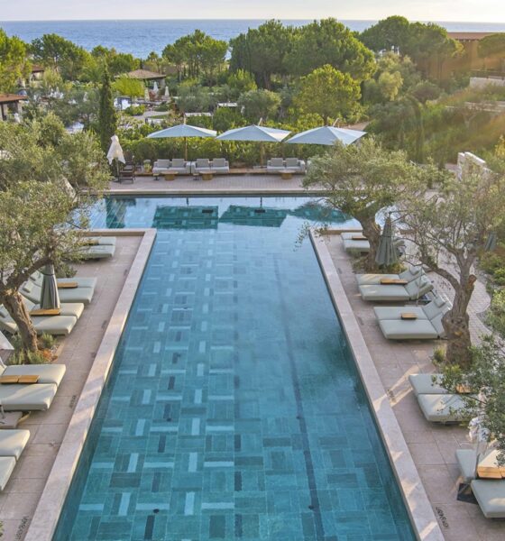 Το The Romanos, a Luxury Collection Resort στη λίστα Condé Nast Traveller Triple Crown 49