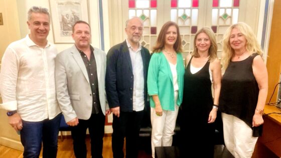 Συνάντηση της Μαρίας Καρυστιανού με τη «Νέα Πελοπόννησο» στην Καλαμάτα – Στο επίκεντρο το μέλλον της Αυτοδιοίκησης
