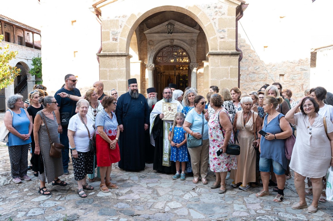 Επέστρεψε στο θρόνο Της η Παναγία η Βουλκανιώτισσα 22 Επέστρεψε στο θρόνο Της η Παναγία η Βουλκανιώτισσα 11