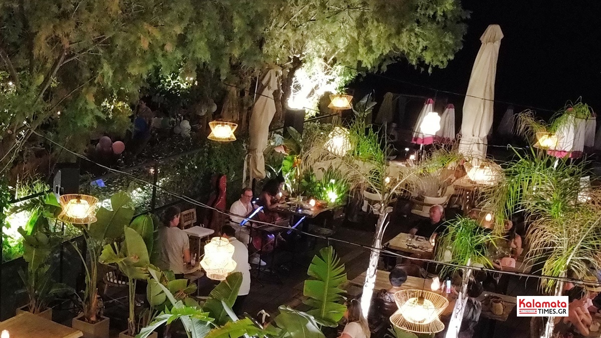 Poseidon Ocean View: Το ARCO Live μάγεψε το κοινό σε μια βραδιά γεμάτη μουσική και καλοκαιρινή ατμόσφαιρα 27