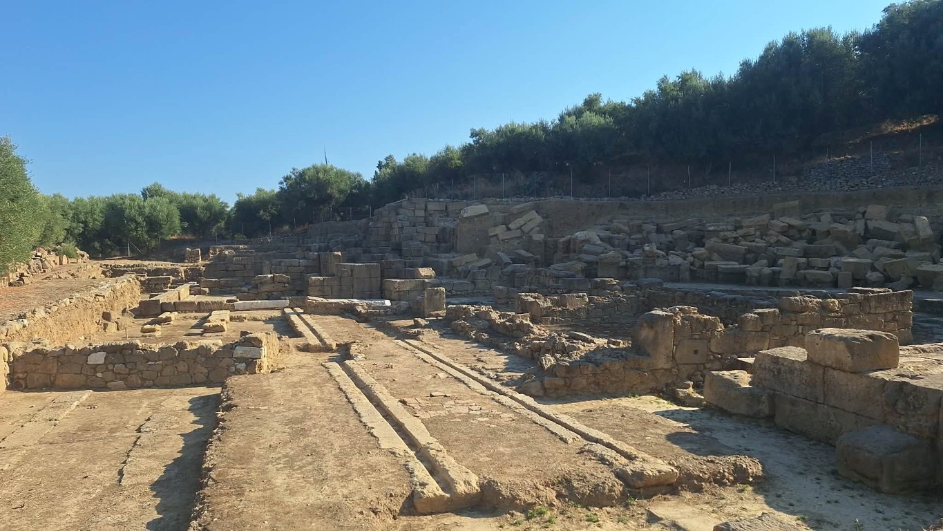 Επίσκεψη του Δημάρχου Καλαμάτας στην Αρχαία Θουρία - Νέα ευρήματα και σημαντικές αποκαλύψεις από τις αρχαιολογικές ανασκαφές 9