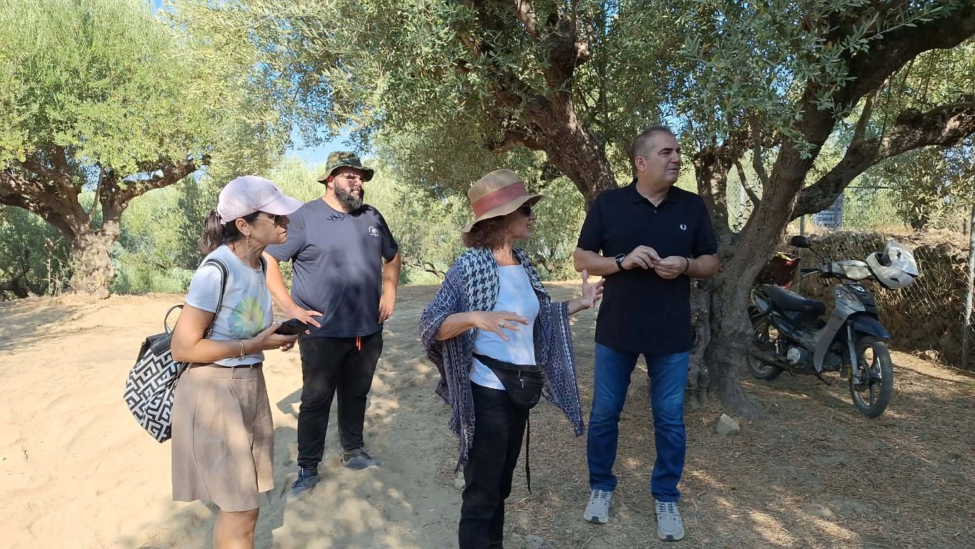 Επίσκεψη του Δημάρχου Καλαμάτας στην Αρχαία Θουρία - Νέα ευρήματα και σημαντικές αποκαλύψεις από τις αρχαιολογικές ανασκαφές 24 Επίσκεψη του Δημάρχου Καλαμάτας στην Αρχαία Θουρία - Νέα ευρήματα και σημαντικές αποκαλύψεις από τις αρχαιολογικές ανασκαφές 13