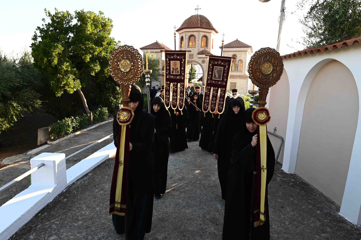 Η Καλαμάτα υποδέχθηκε την Τιμία Κάρα της Αγίας Ειρήνης στη Μονή Προφήτου Ιωήλ 12